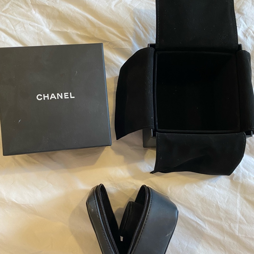COPY - Chanel zippered Watch Case and bracelet gift Box - Picture 3 of 3